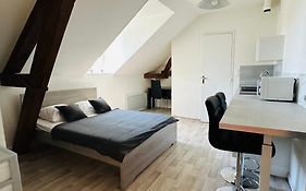 Studio 11 Proche Centre Ville Avec Wifi Parking Troyes